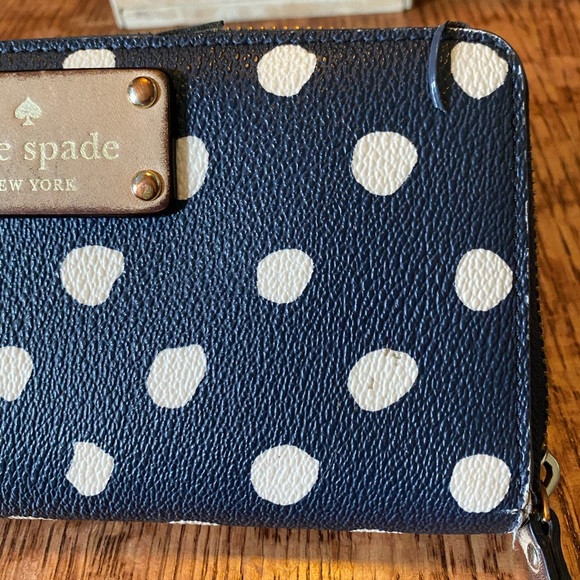Kate Spade Wallet - Picture 4 of 10